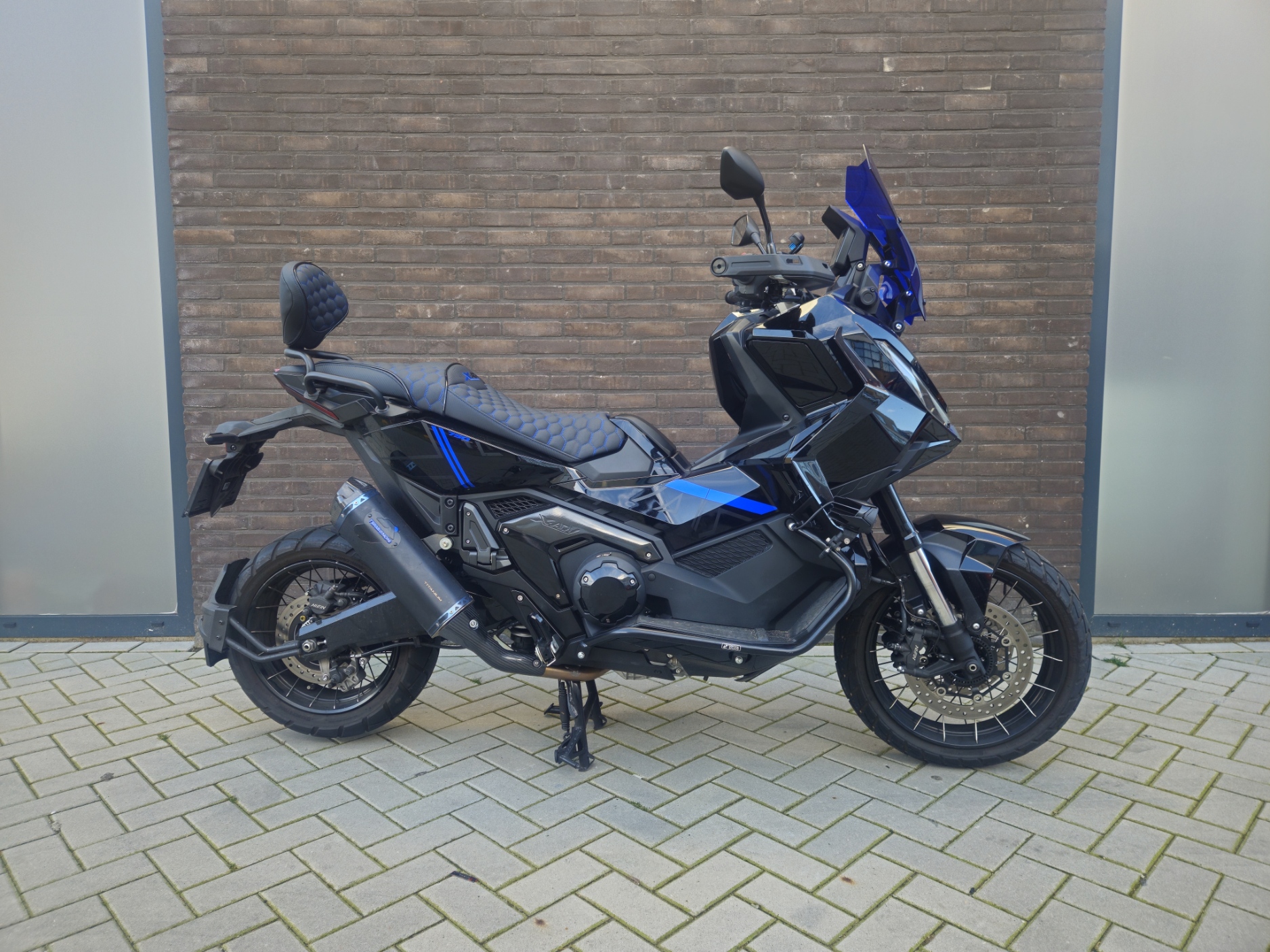 Honda X-ADV 750 (2025) — Full Option | 3.000 km | Termignoni