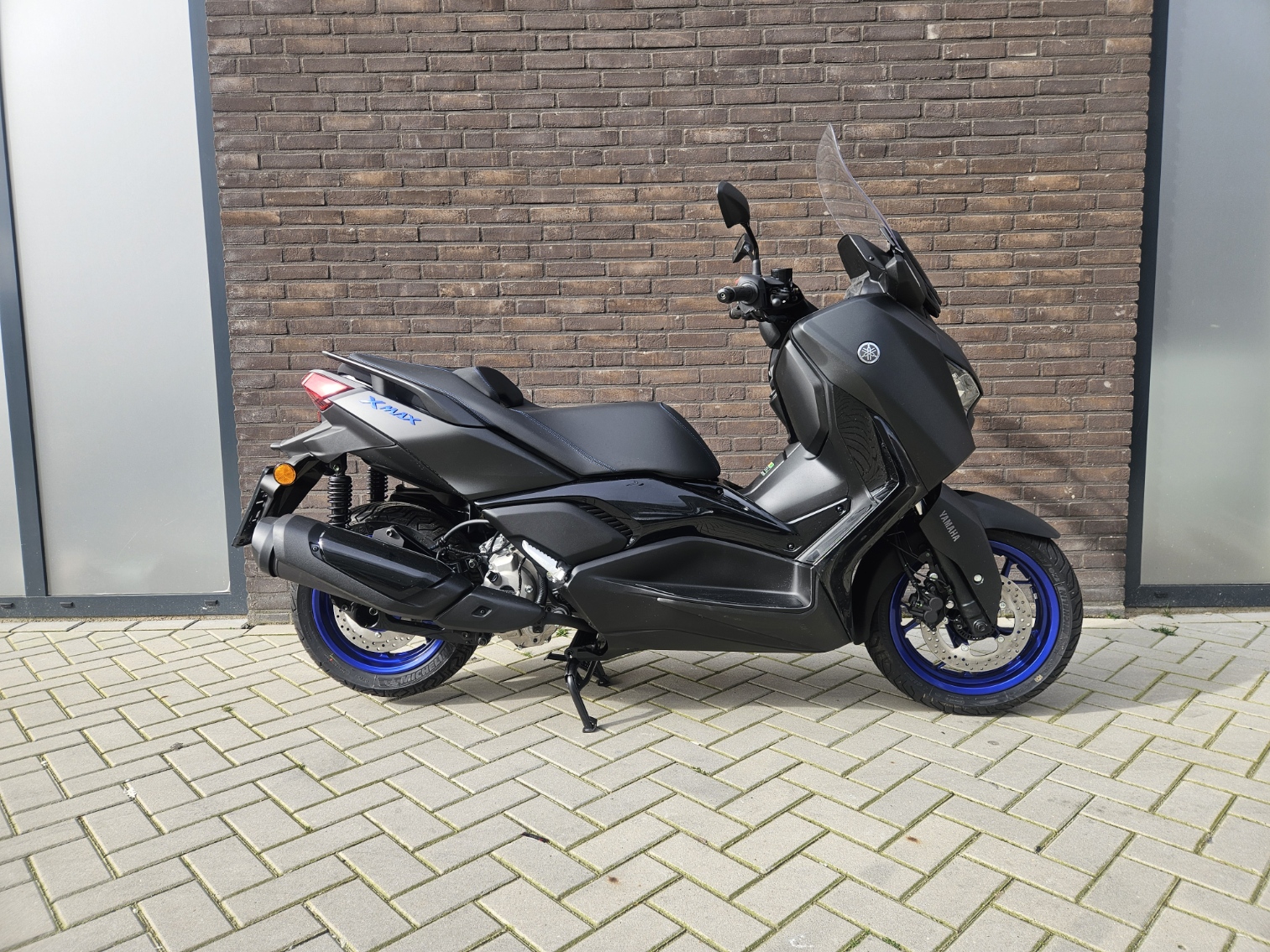 Yamaha XMAX 300 — 2025 | 7.189 km | Zakelijk leasebaar | Keyless