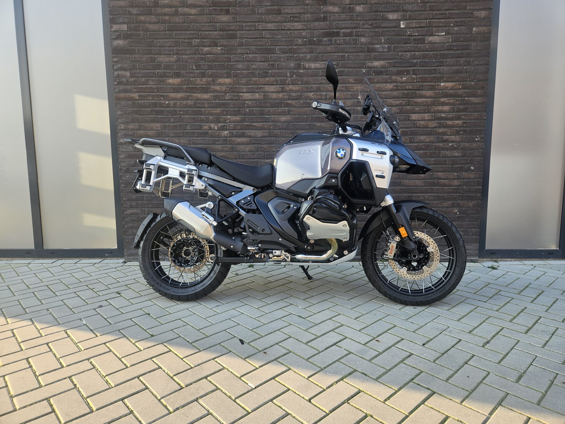 BMW R 1300 GS Adventure 2024 Triple Black – Alle Pakketten – BTW Motor – Dealergarantie – 2.500 km – Nieuwstaat
