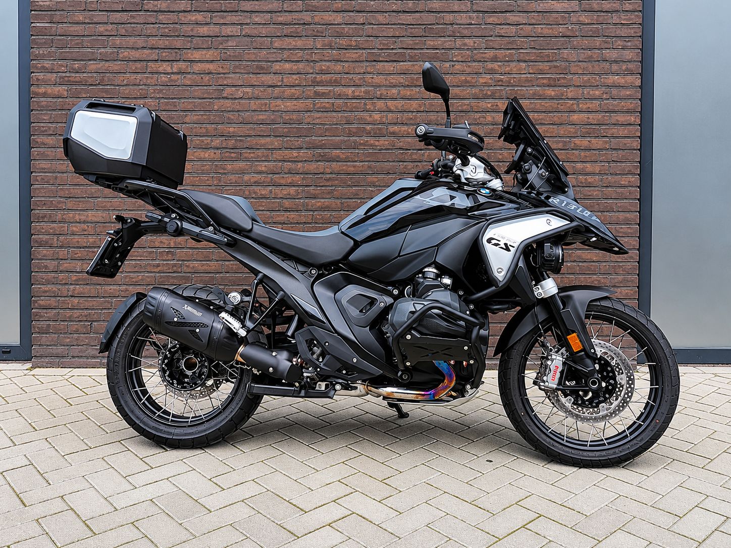BMW R 1300 GS – TRIPLE BLACK – BOS – LONERIDER
